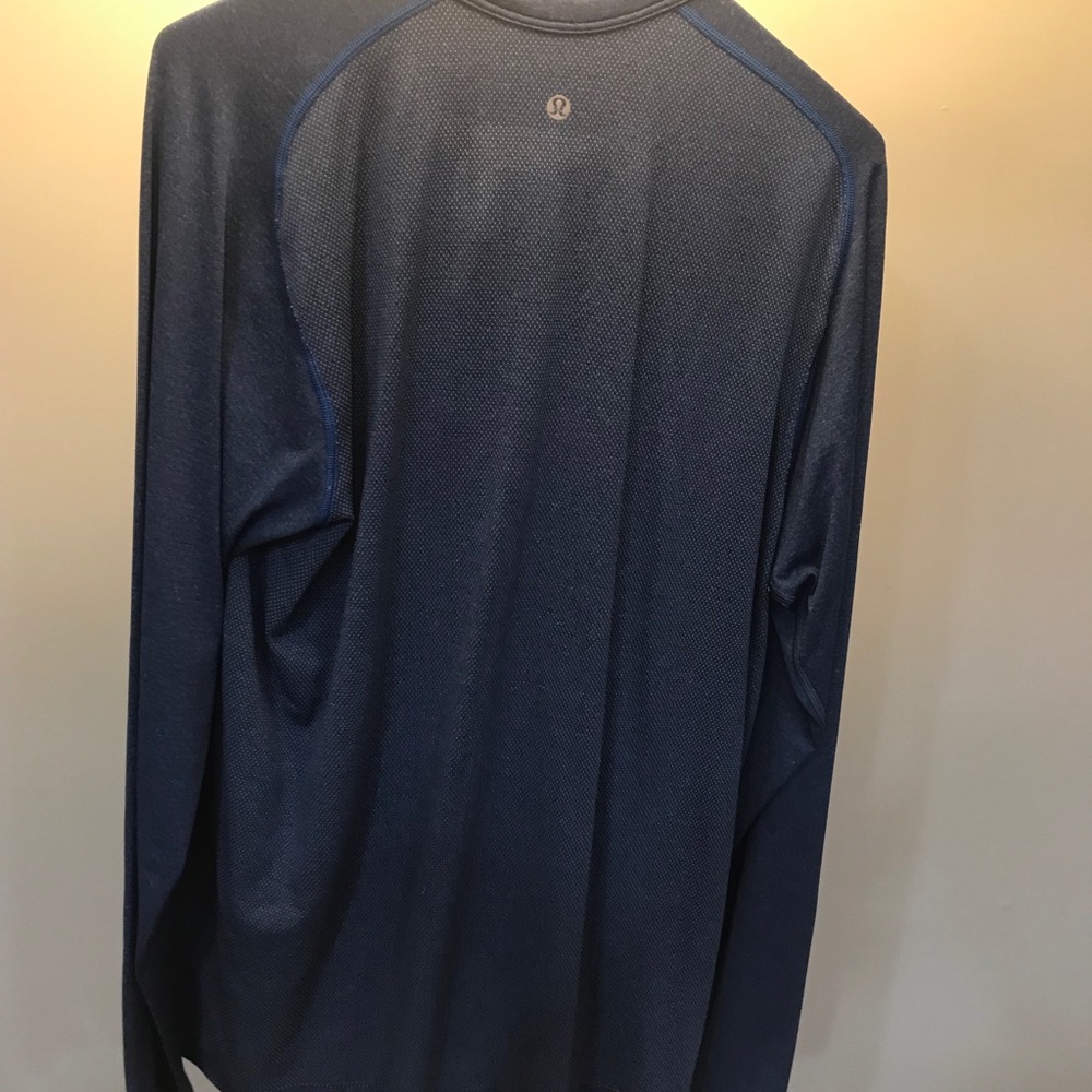 Blue Men’s lulu long sleeve